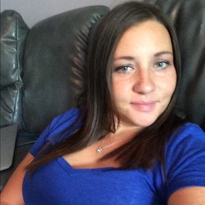 Meet your Posher, Hilary